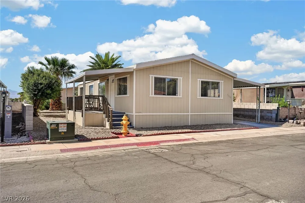5525 Tres Piedras Road Las Vegas, NV 89122