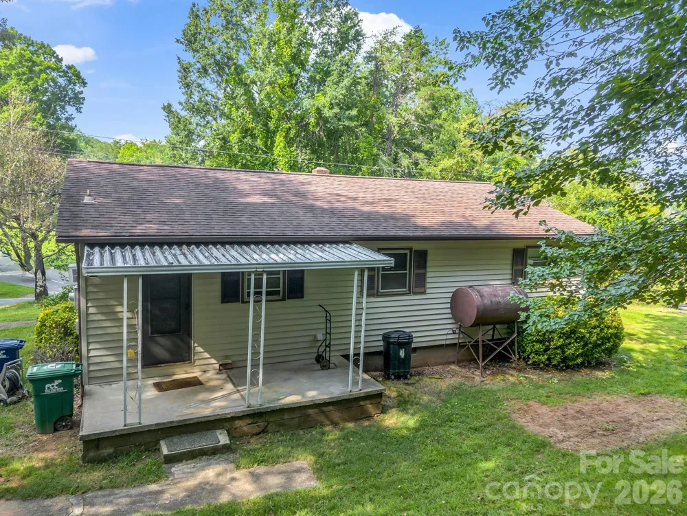 375 Bee Tree Road Swannanoa, NC 28778
