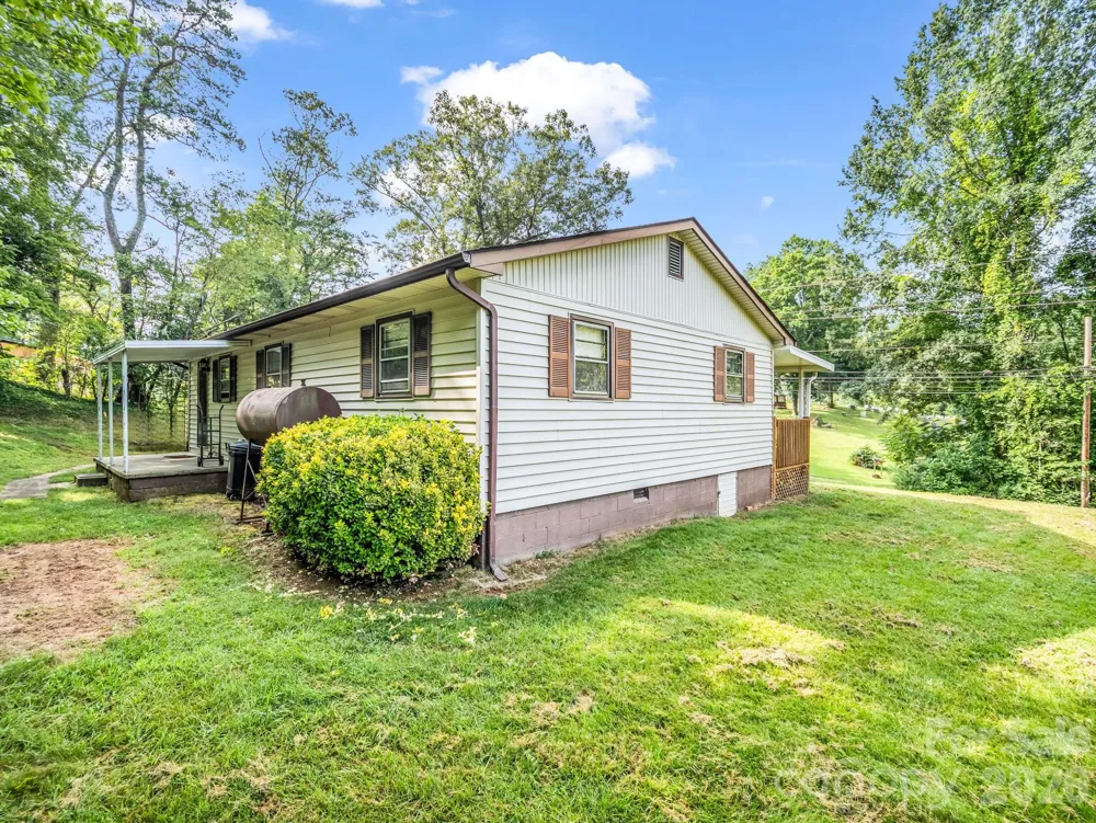 375 Bee Tree Road Swannanoa, NC 28778