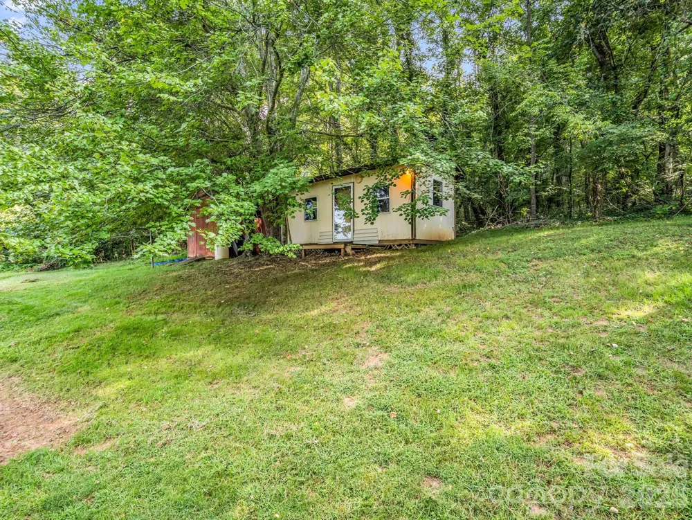 375 Bee Tree Road Swannanoa, NC 28778