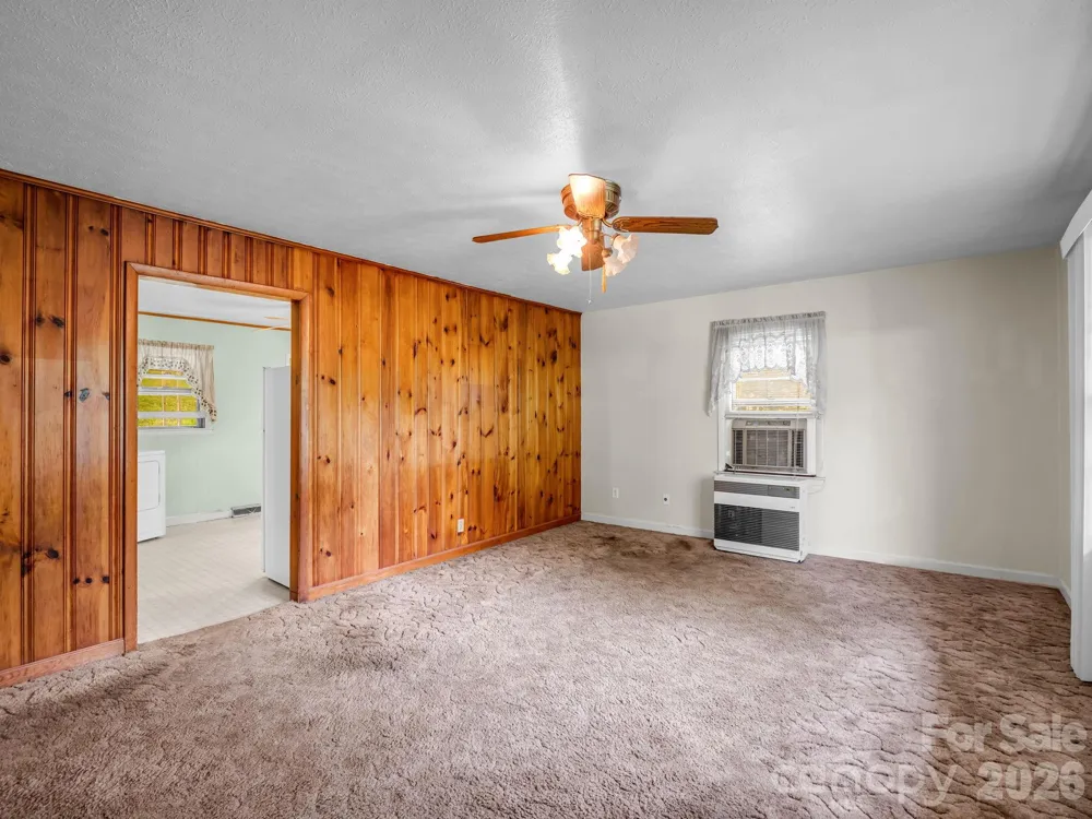 375 Bee Tree Road Swannanoa, NC 28778