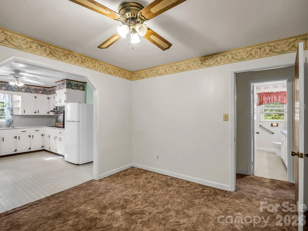 375 Bee Tree Road Swannanoa, NC 28778