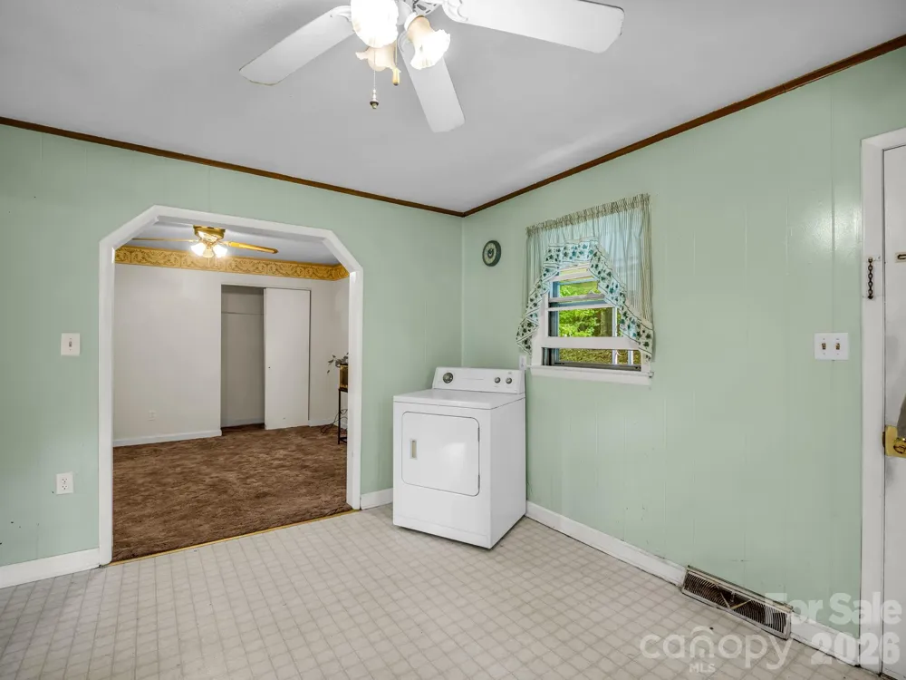 375 Bee Tree Road Swannanoa, NC 28778