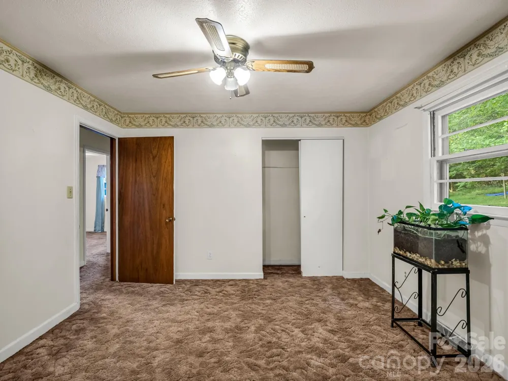 375 Bee Tree Road Swannanoa, NC 28778
