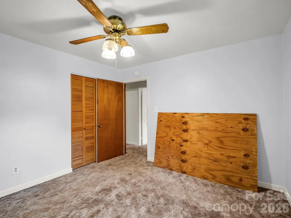 375 Bee Tree Road Swannanoa, NC 28778