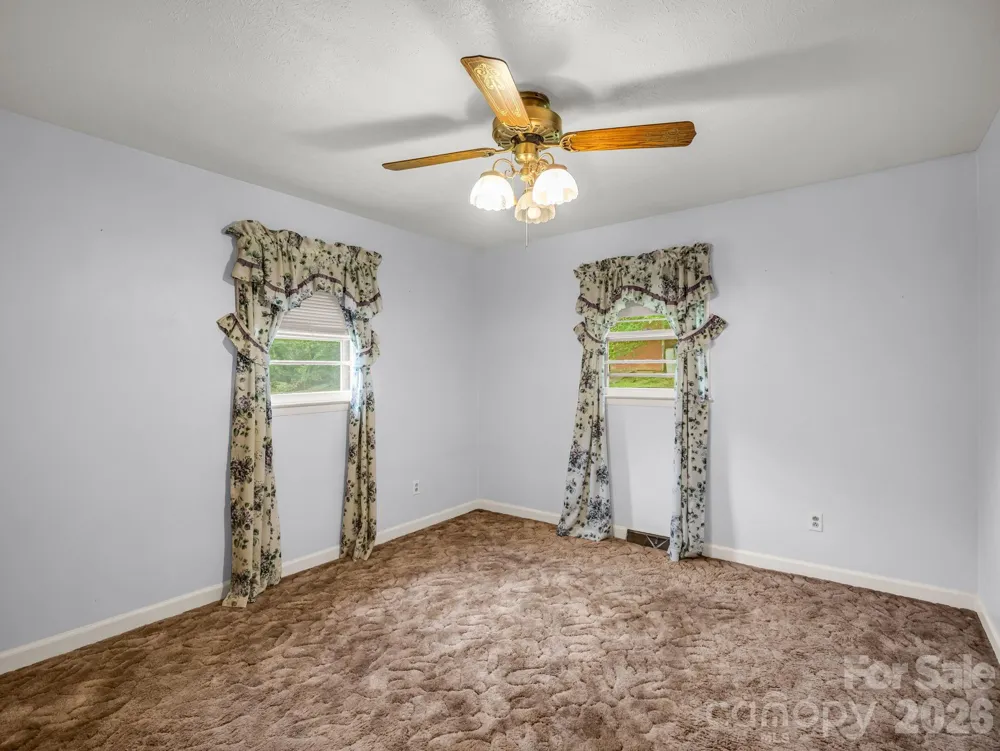 375 Bee Tree Road Swannanoa, NC 28778