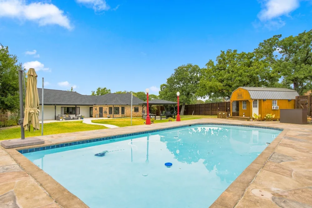 138 Green Oaks Drive Bartonville, TX 76226
