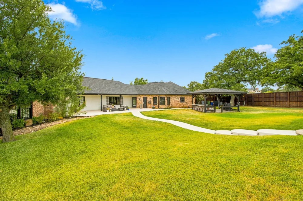 138 Green Oaks Drive Bartonville, TX 76226