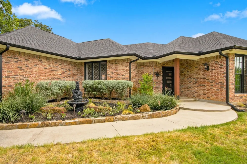 138 Green Oaks Drive Bartonville, TX 76226