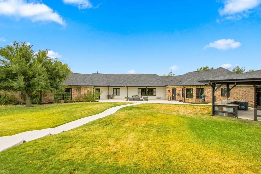 138 Green Oaks Drive Bartonville, TX 76226