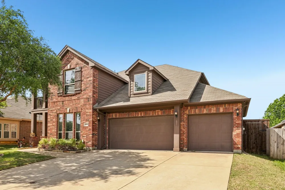 8308 Spitfire Trail Aubrey, TX 76227