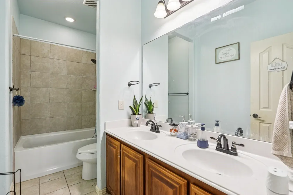 8308 Spitfire Trail Aubrey, TX 76227
