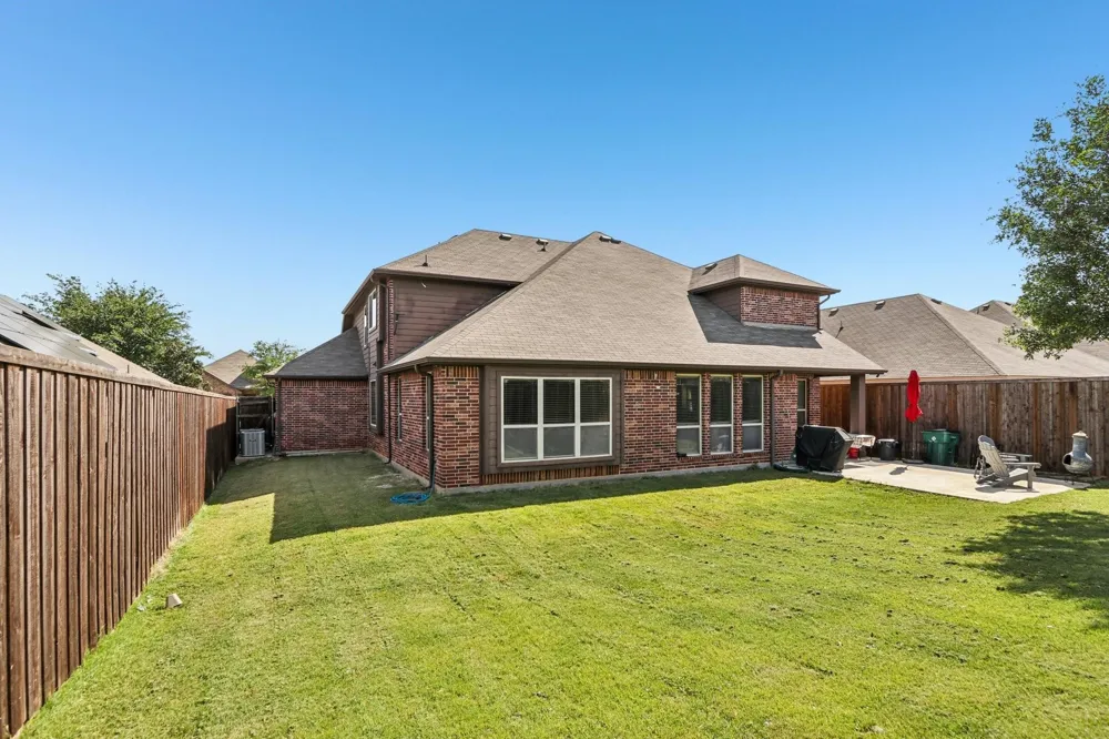8308 Spitfire Trail Aubrey, TX 76227