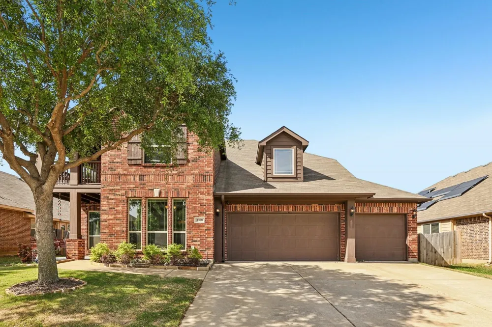 8308 Spitfire Trail Aubrey, TX 76227