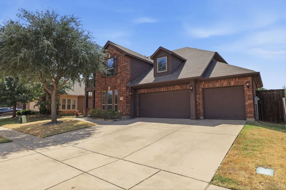 8308 Spitfire Trail Aubrey, TX 76227