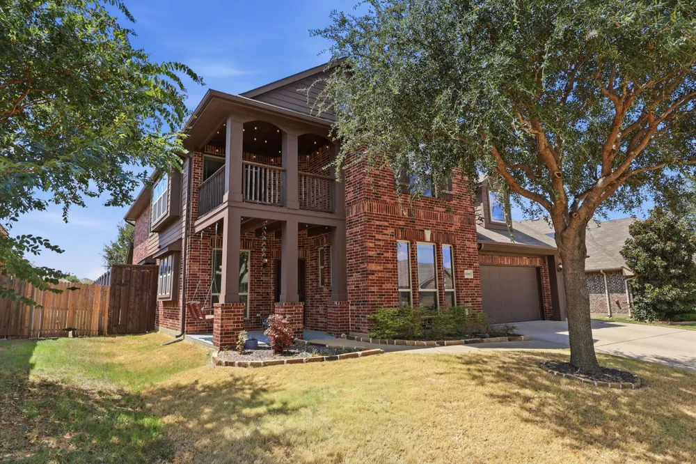 8308 Spitfire Trail Aubrey, TX 76227