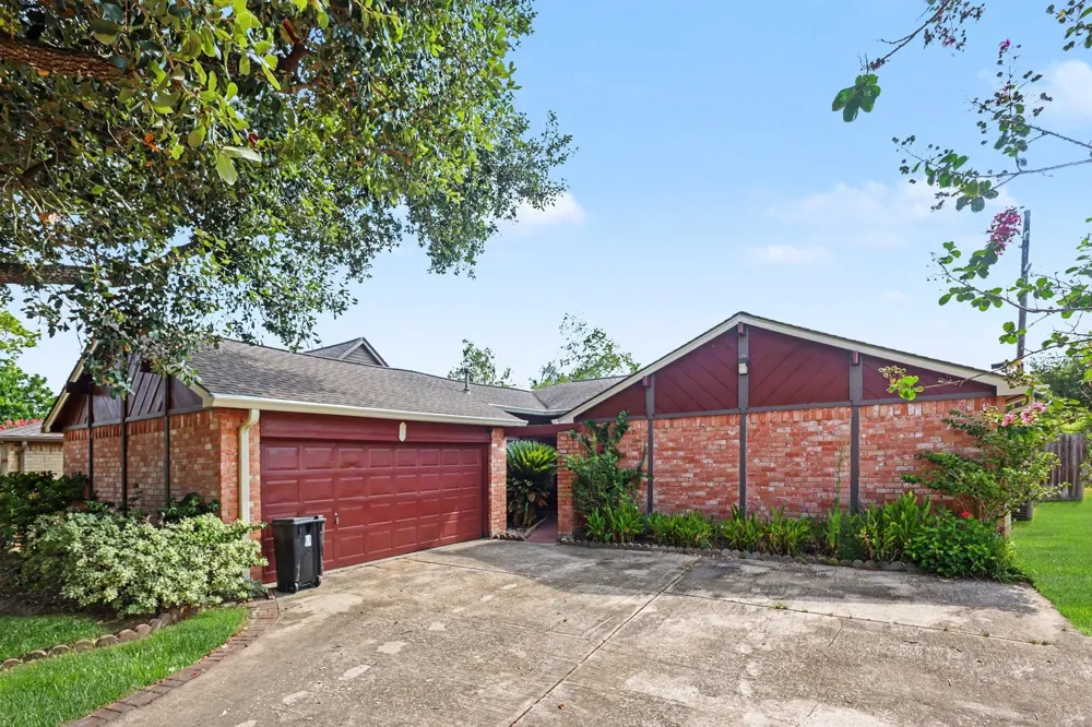 22122 Meadowhill Drive Spring, TX 77389