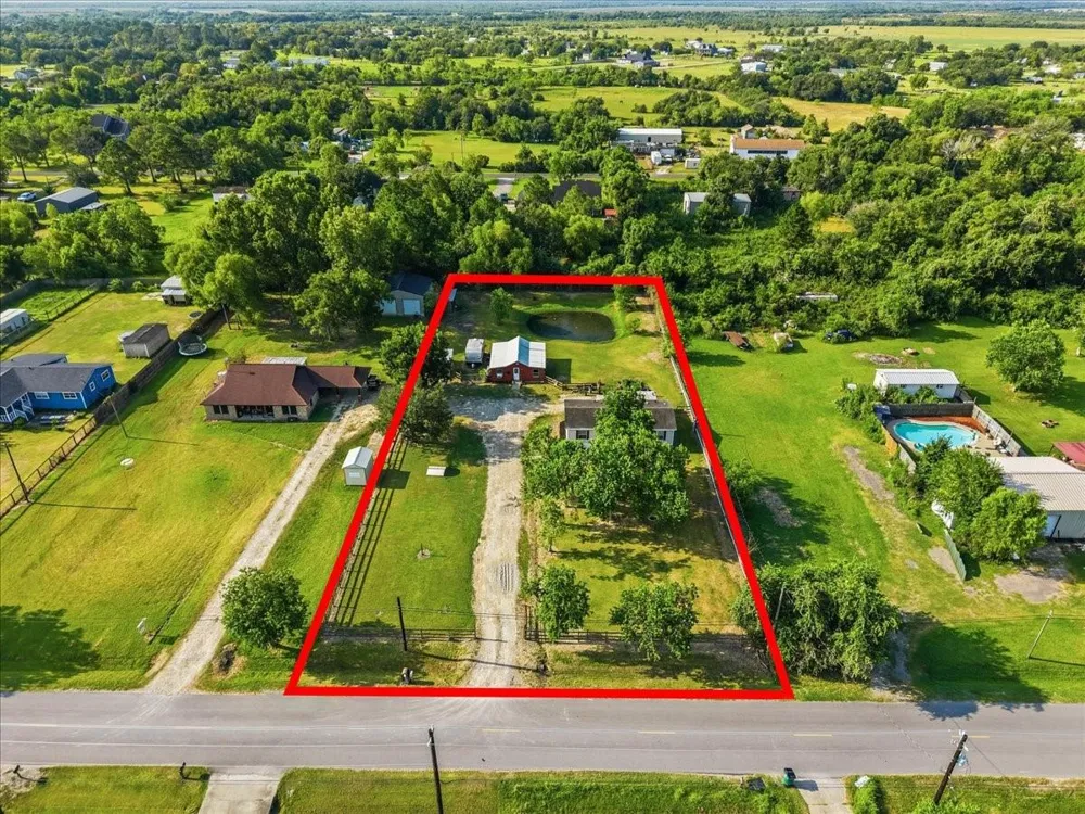 12717 33rd Street Santa Fe, TX 77510