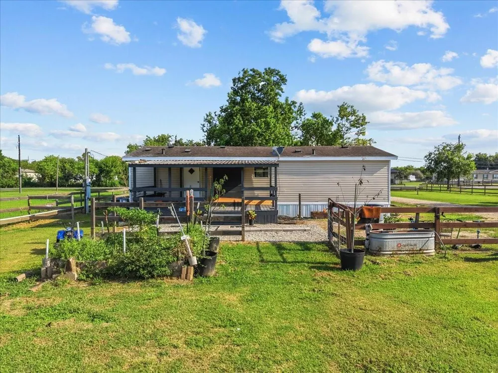 12717 33rd Street Santa Fe, TX 77510