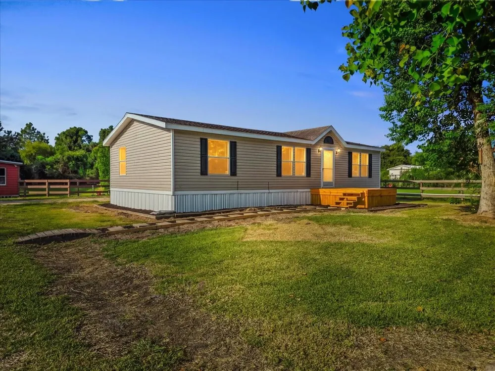 12717 33rd Street Santa Fe, TX 77510