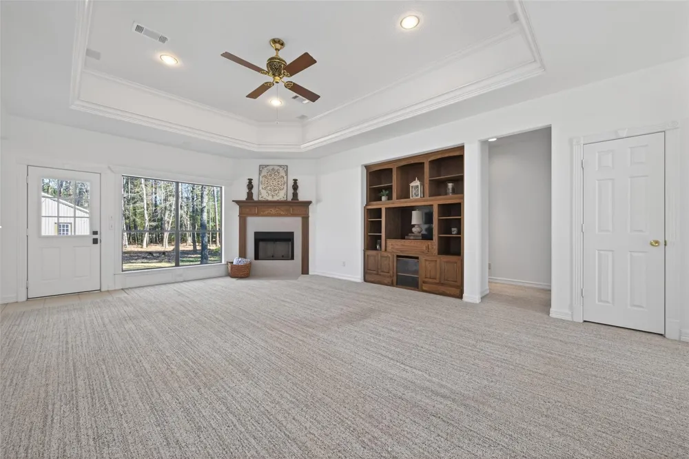5030 Highland Pass Montgomery, TX 77316