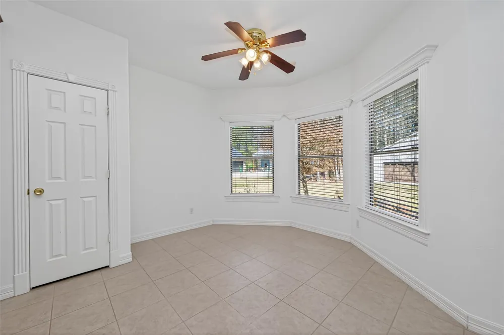 5030 Highland Pass Montgomery, TX 77316