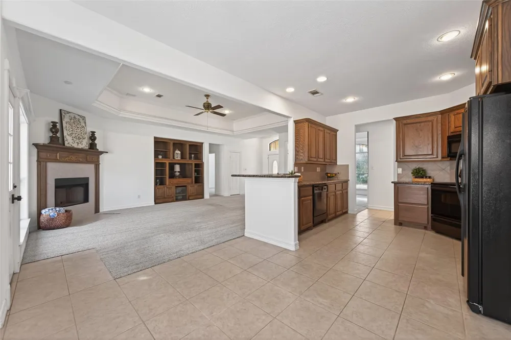 5030 Highland Pass Montgomery, TX 77316