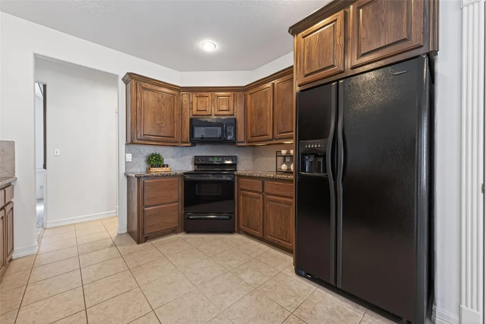 5030 Highland Pass Montgomery, TX 77316