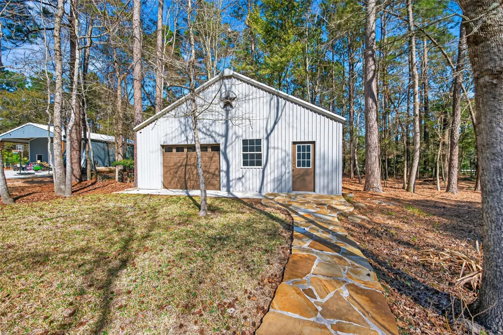 5030 Highland Pass Montgomery, TX 77316