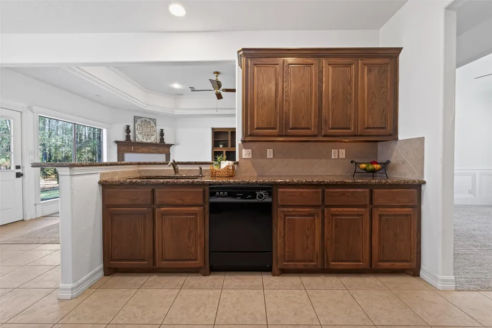 5030 Highland Pass Montgomery, TX 77316