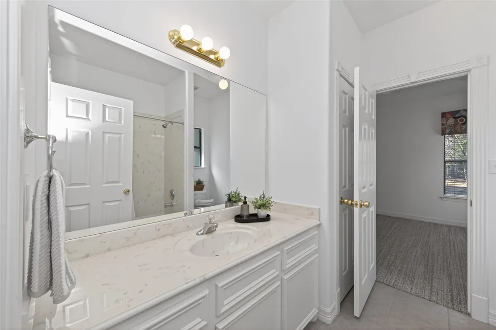 5030 Highland Pass Montgomery, TX 77316