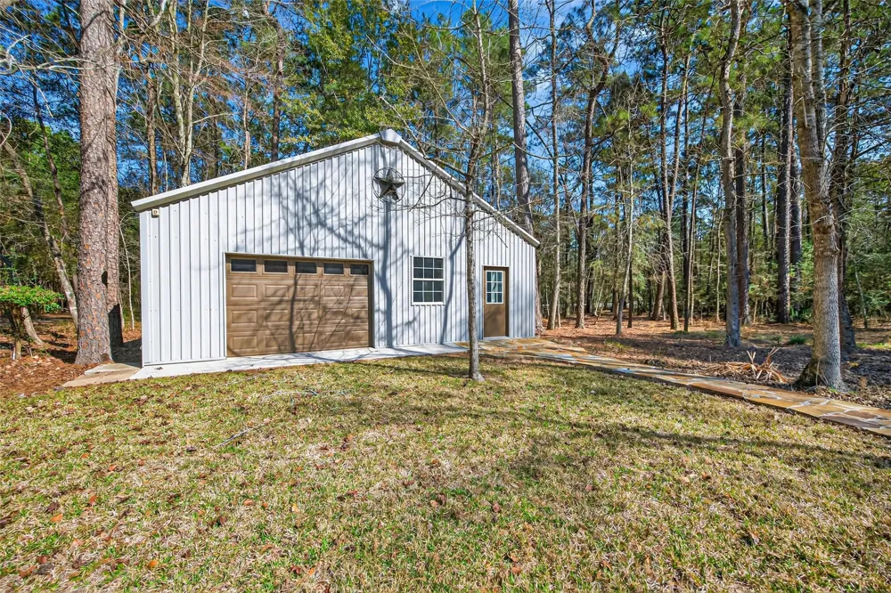 5030 Highland Pass Montgomery, TX 77316