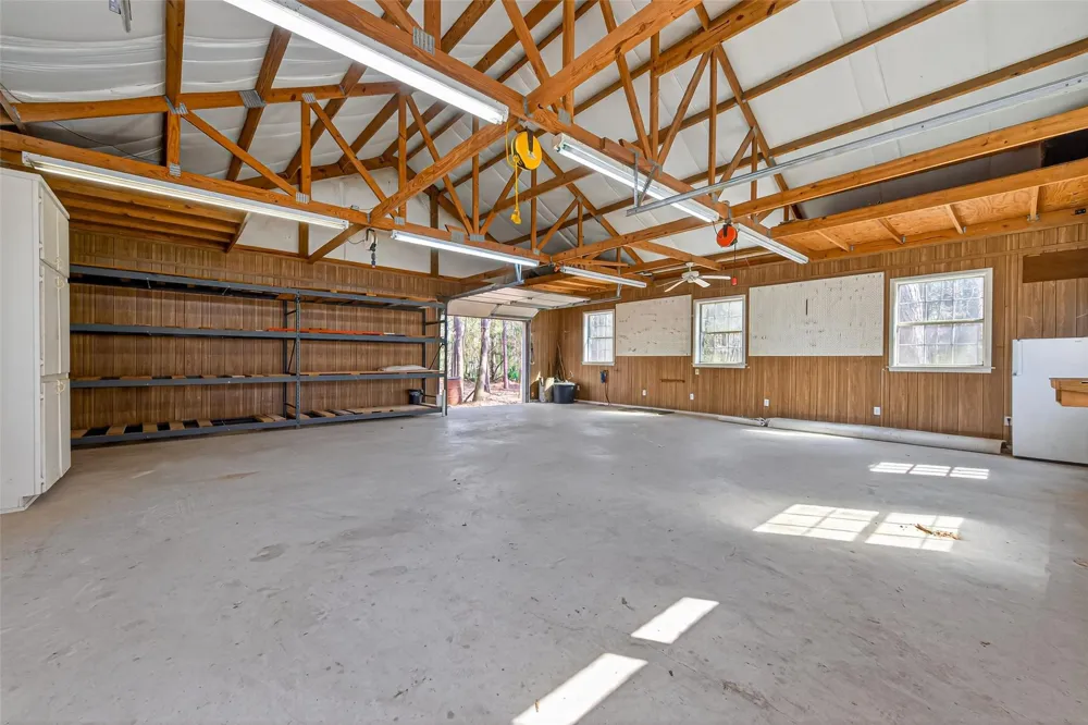 5030 Highland Pass Montgomery, TX 77316