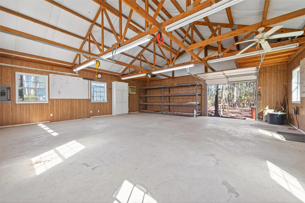 5030 Highland Pass Montgomery, TX 77316