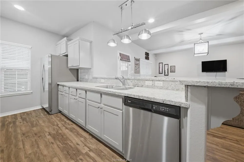 407 Kate Lane College Station, TX 77845