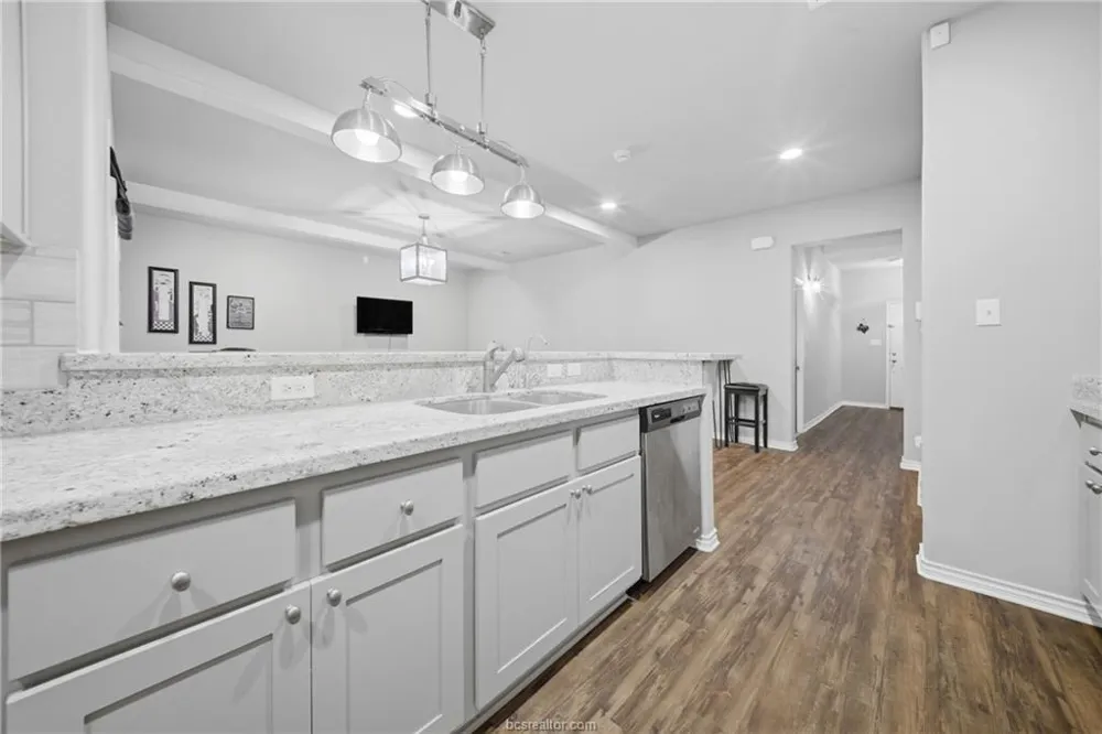 407 Kate Lane College Station, TX 77845