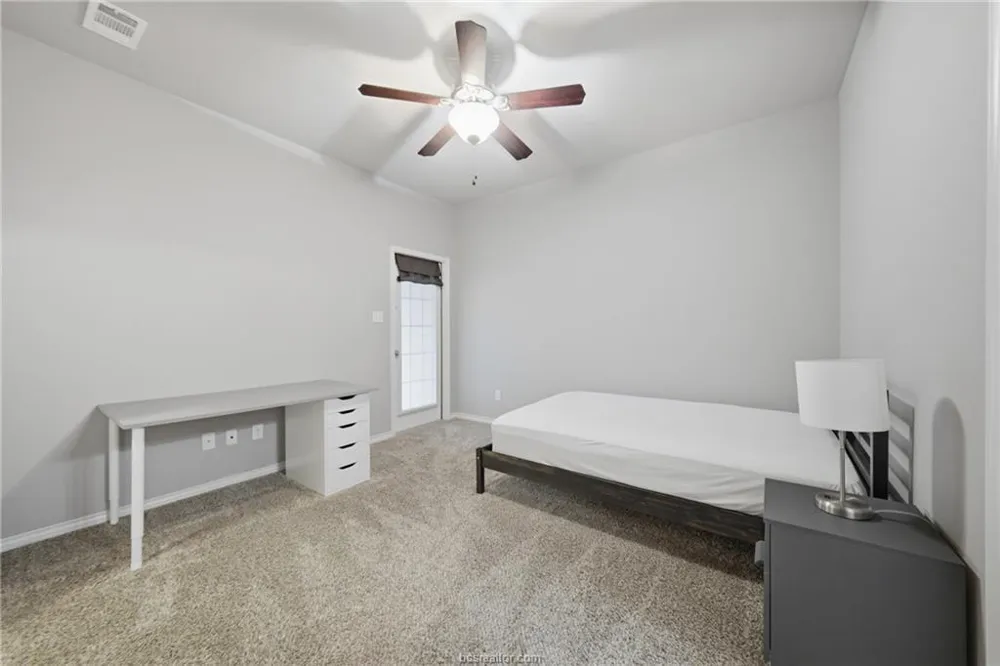 407 Kate Lane College Station, TX 77845