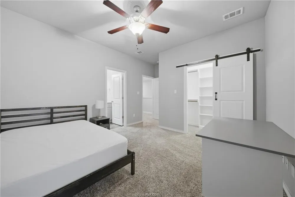407 Kate Lane College Station, TX 77845