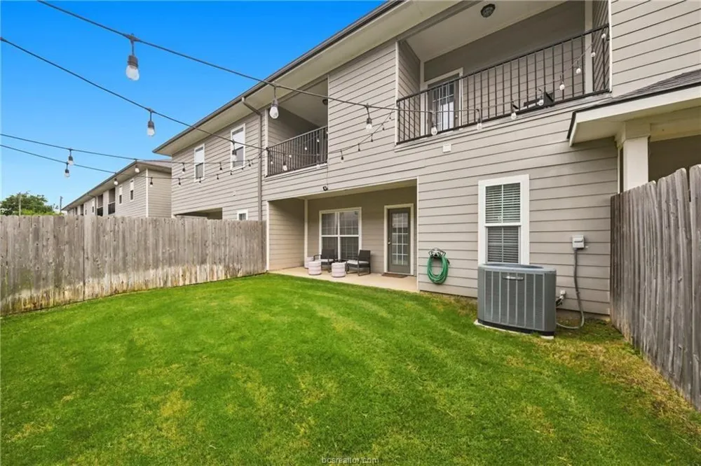 407 Kate Lane College Station, TX 77845