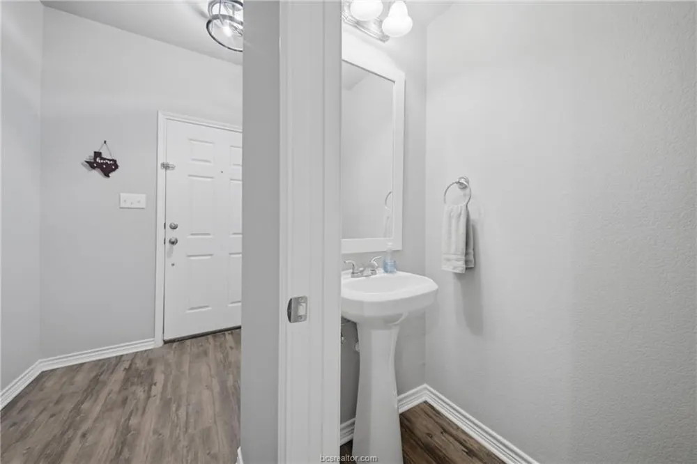 407 Kate Lane College Station, TX 77845