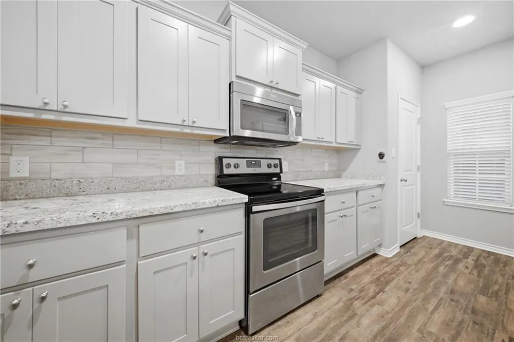 407 Kate Lane College Station, TX 77845