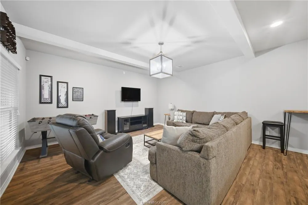 407 Kate Lane College Station, TX 77845