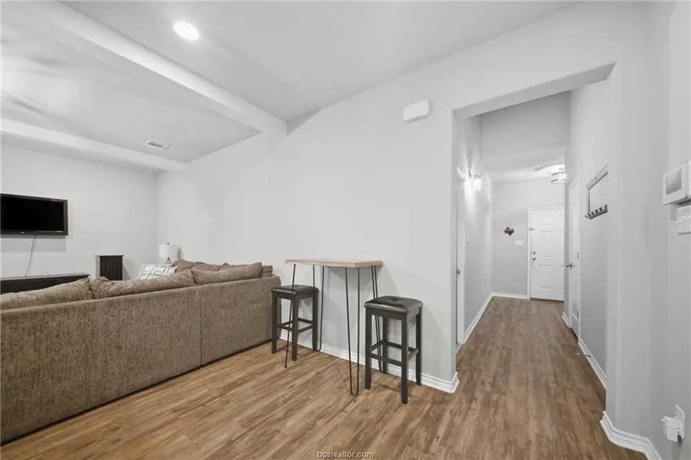 407 Kate Lane College Station, TX 77845