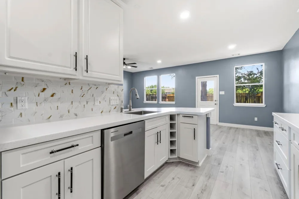 238 Drake Run Lane Dickinson, TX 77539
