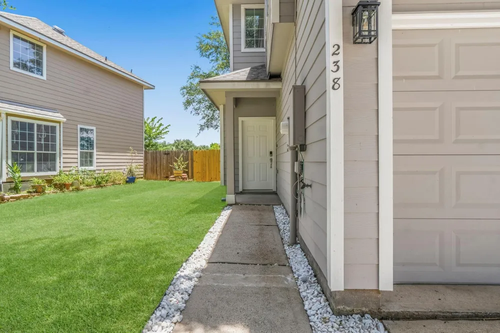 238 Drake Run Lane Dickinson, TX 77539