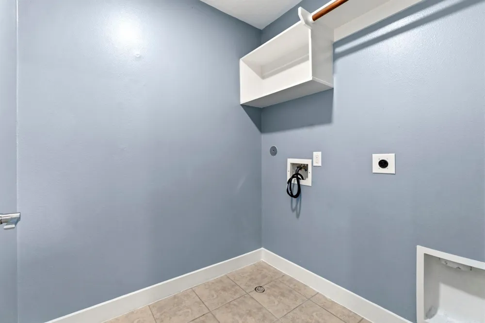 238 Drake Run Lane Dickinson, TX 77539