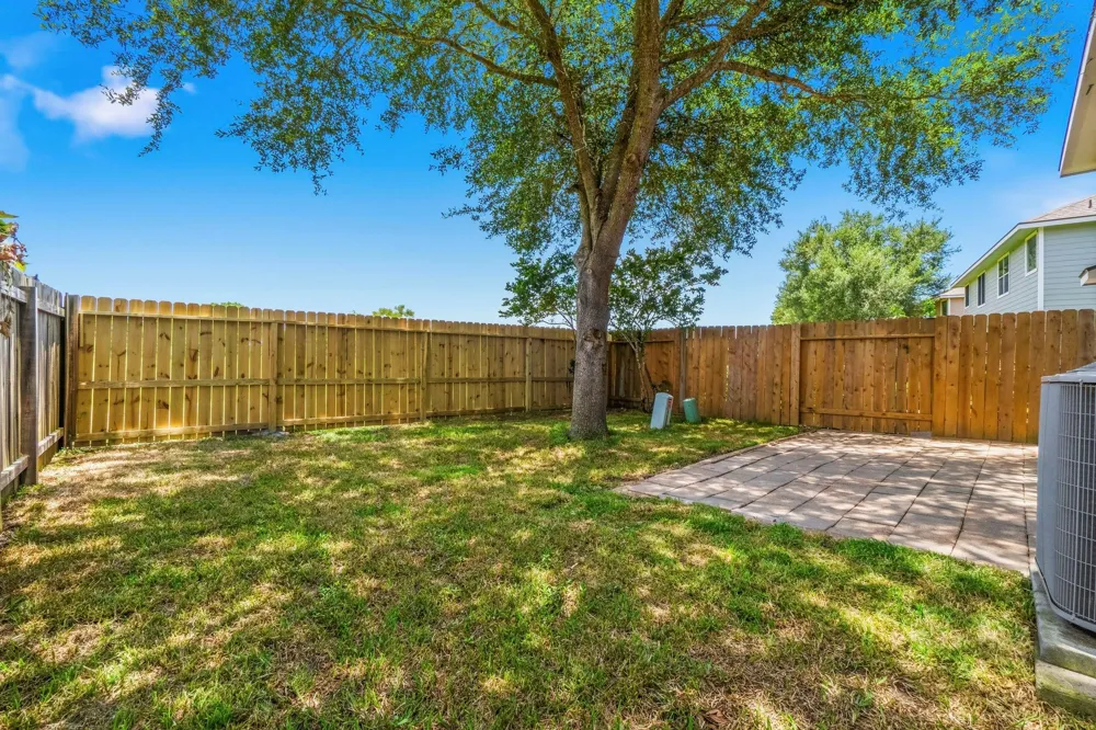 238 Drake Run Lane Dickinson, TX 77539