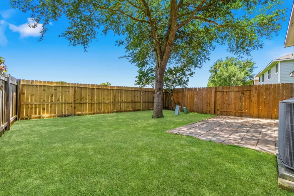 238 Drake Run Lane Dickinson, TX 77539