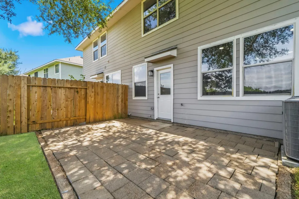 238 Drake Run Lane Dickinson, TX 77539
