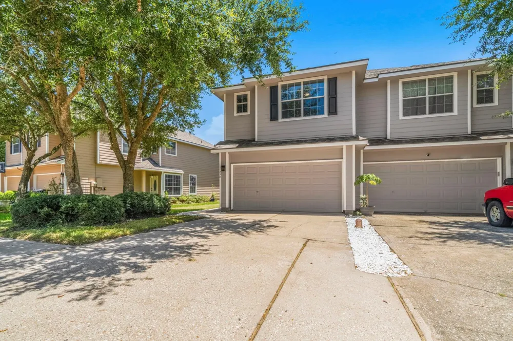 238 Drake Run Lane Dickinson, TX 77539